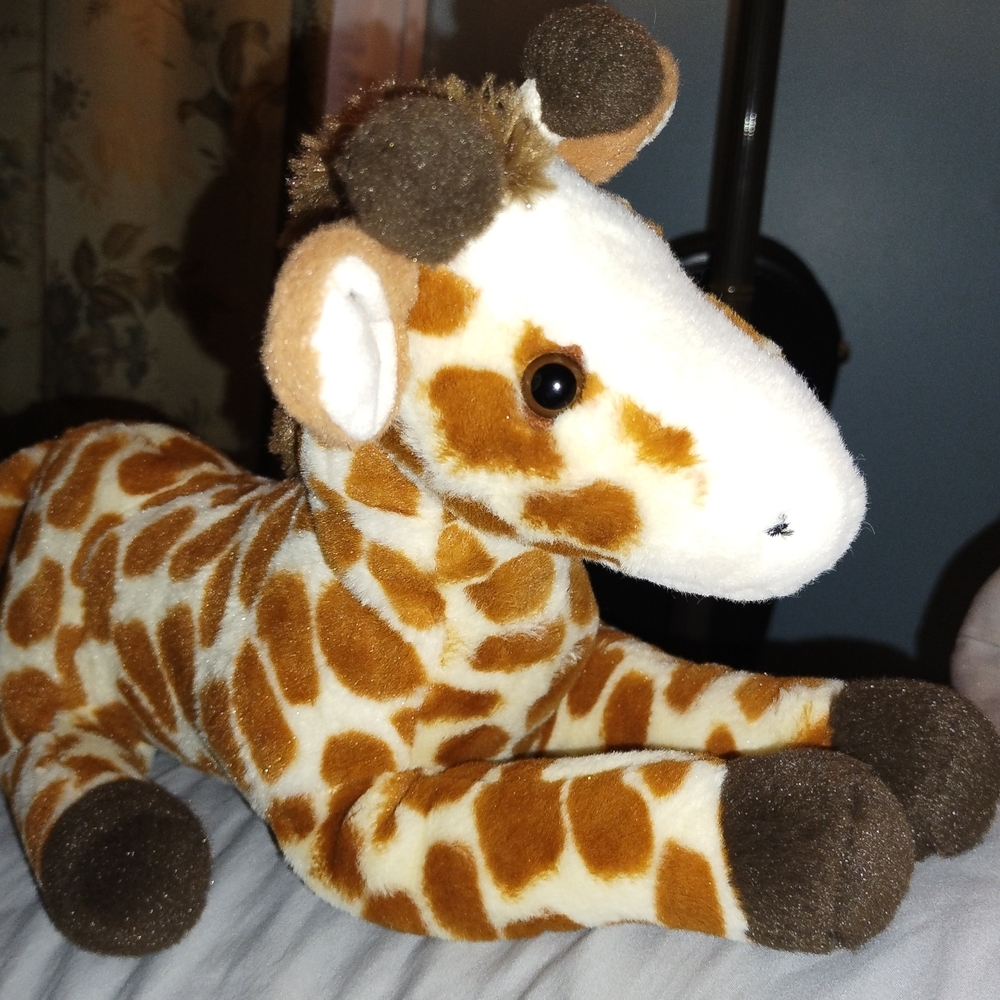 Adorable Giraffe Plush Toy - Brown and White